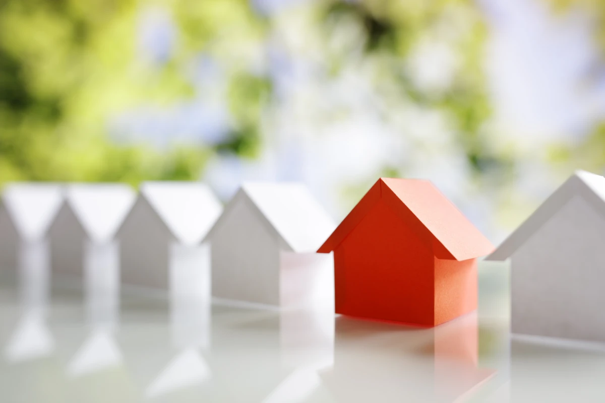 Les réglementations locales à connaître pour investir en immobilier