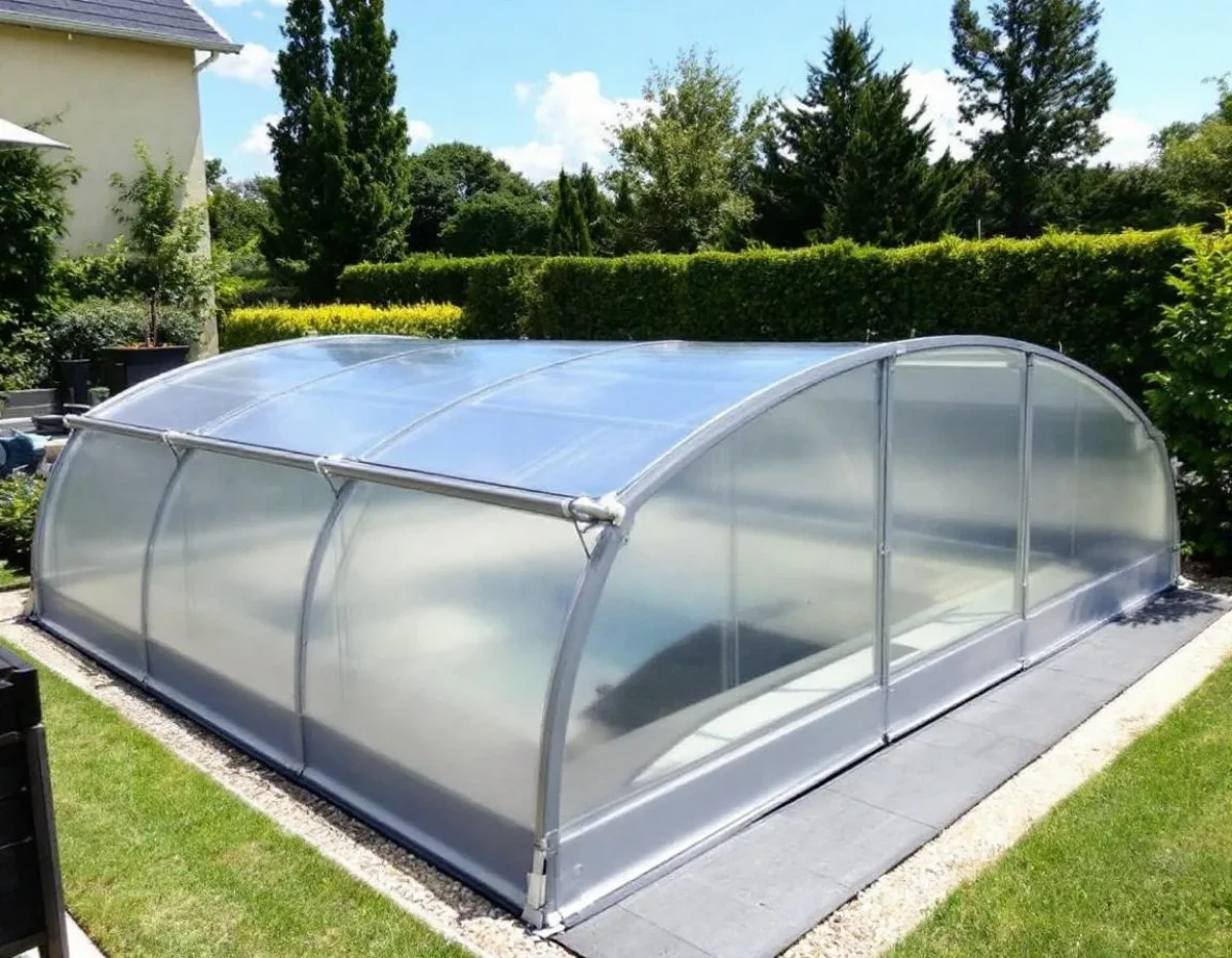 Abri piscine haute qualité sur-mesure à Voiron : Protection durable pour votre espace aquatique